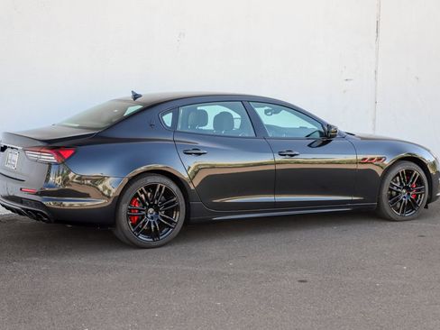 Used 2022 Maserati Quattroporte Modena Q4 AWD/4WD image 5