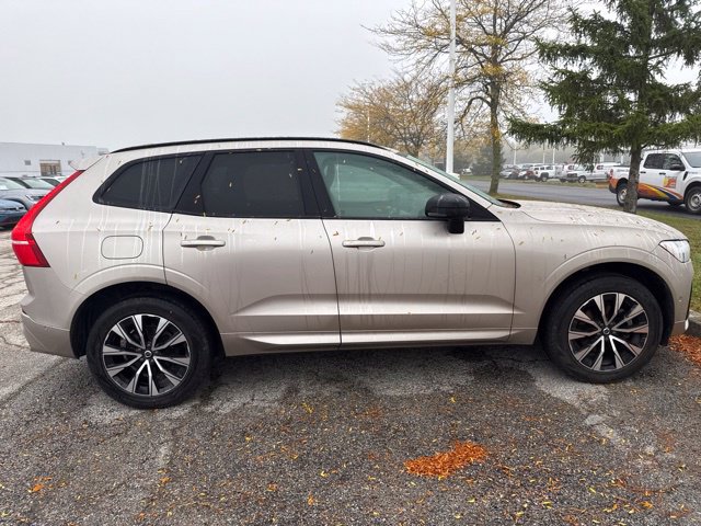 Used 2024 Volvo XC60 B5 Plus w/ Climate Package AWD/4WD image 7