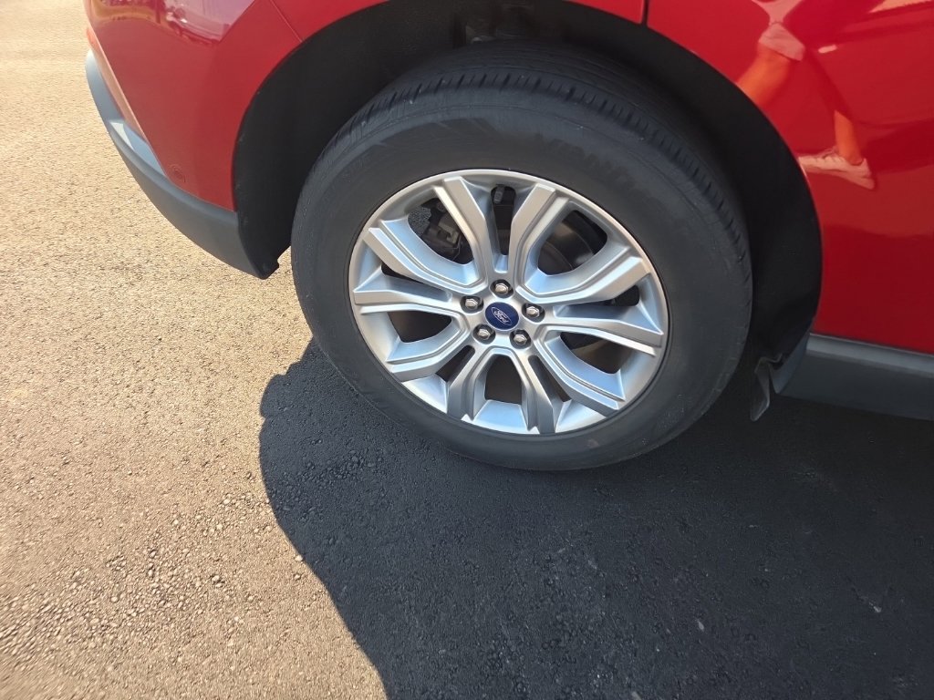 Used 2021 Ford Edge Titanium w/ Equipment Group 301A FWD image 21