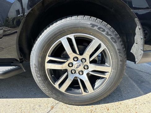 Used 2024 Ford Expedition Max Limited image 3