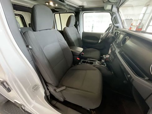 Used 2019 Jeep Wrangler Unlimited Sport S AWD/4WD image 25
