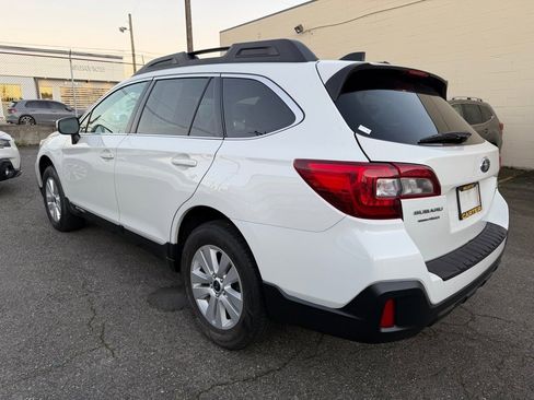 Used 2018 Subaru Outback 2.5i Premium image 5