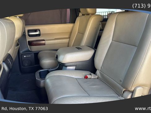 Used 2013 Toyota Sequoia Platinum RWD image 28