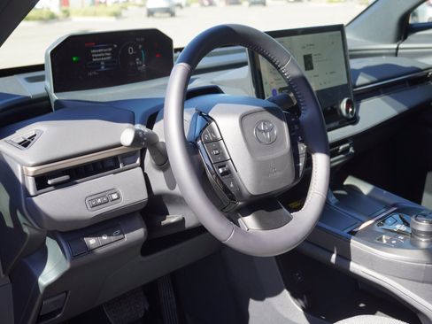 Used 2026 Toyota bZ FWD image 19