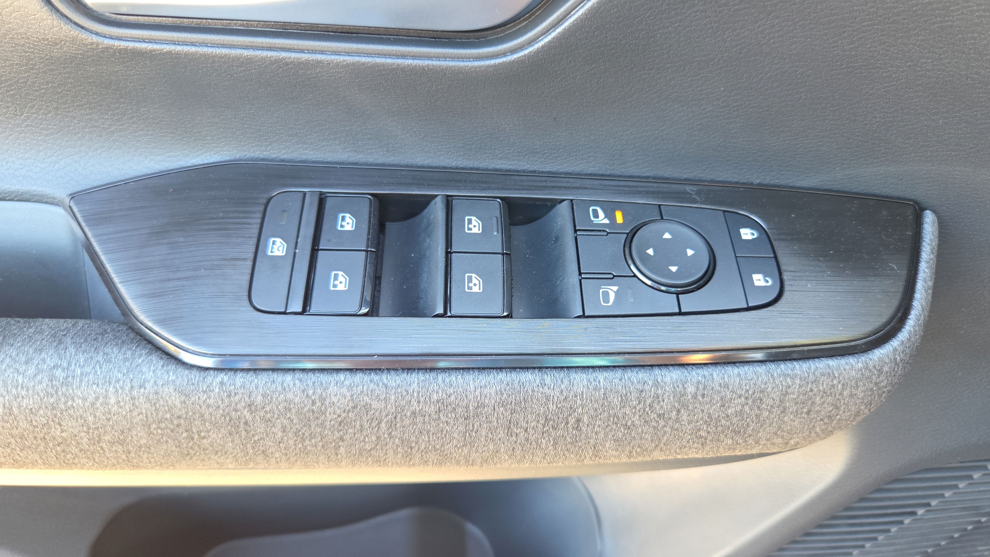 Used 2026 Nissan Kicks SV FWD image 31