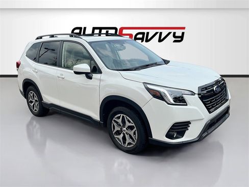 Used 2024 Subaru Forester Premium image 1