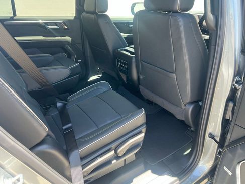 New 2026 Chevrolet Tahoe Premier w/ Sun And Tow Package AWD/4WD image 25