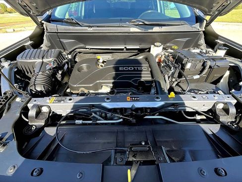 Used 2021 GMC Terrain SLE w/ Driver Convenience Package image 9