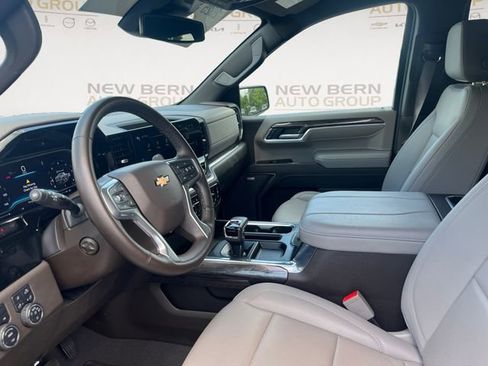 Used 2025 Chevrolet Silverado 1500 LTZ AWD/4WD image 9