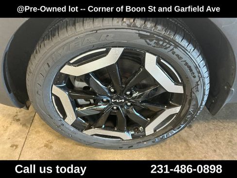 Used 2023 Kia Telluride S AWD/4WD image 11