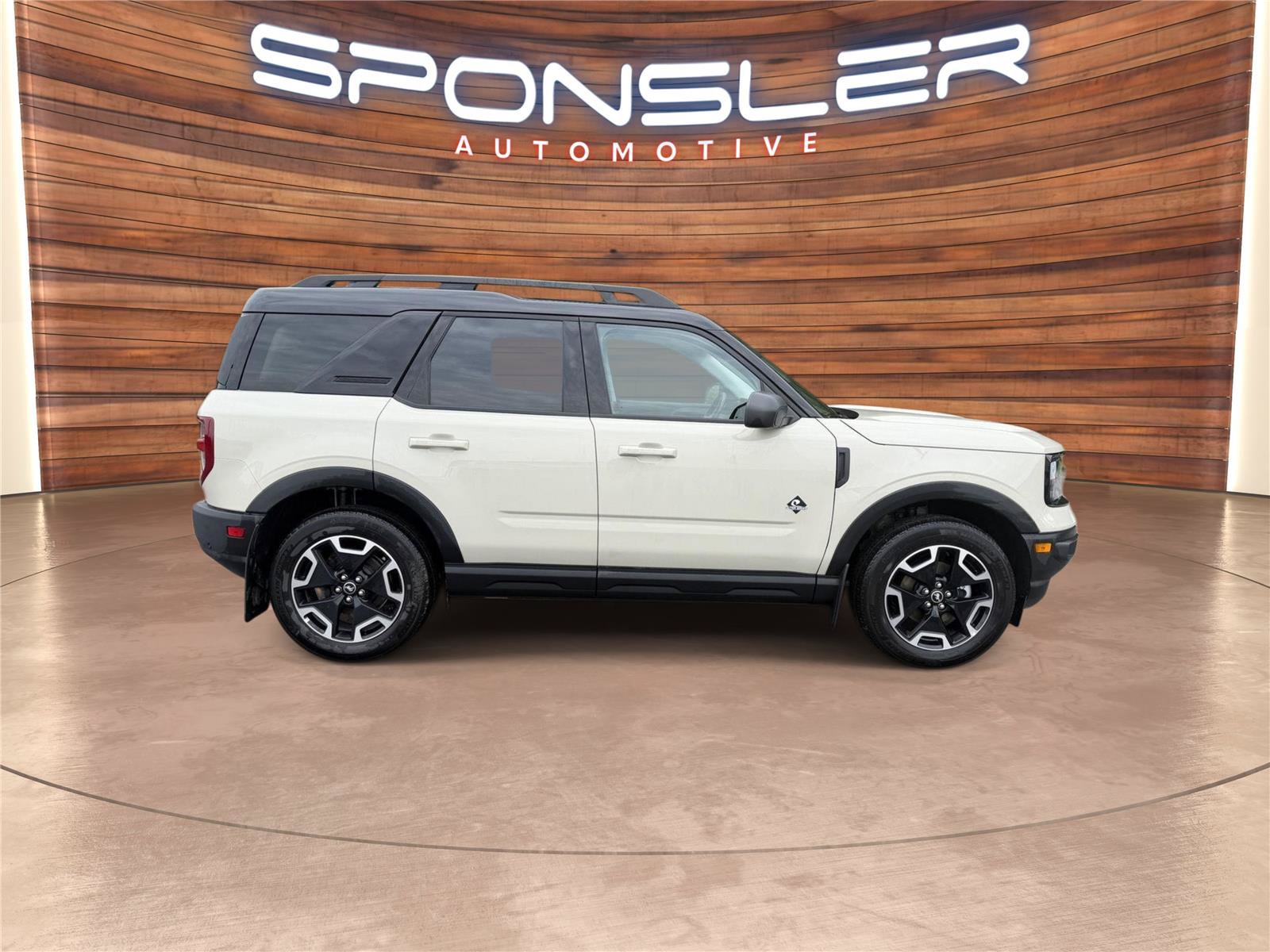 Used 2024 Ford Bronco Sport Outer Banks w/ Tech Package AWD/4WD image 9