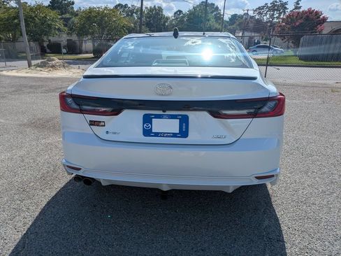 Used 2025 Toyota Camry XSE FWD image 5