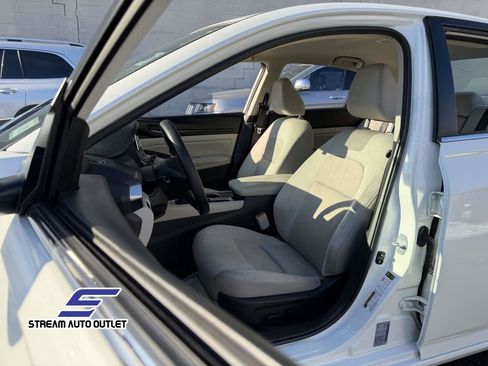 Used 2024 Nissan Altima 2.5 SV image 30