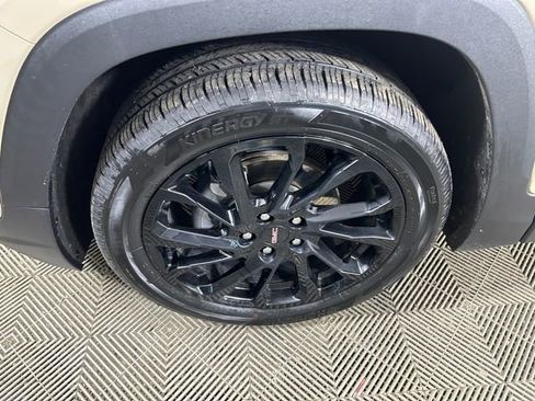 Used 2023 GMC Terrain SLT w/ Elevation Edition image 11