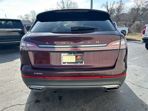 Used 2022 Lincoln Nautilus Reserve image 7