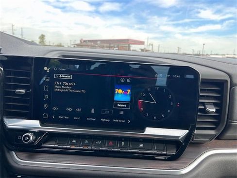 Certified 2024 GMC Sierra 1500 SLT image 12