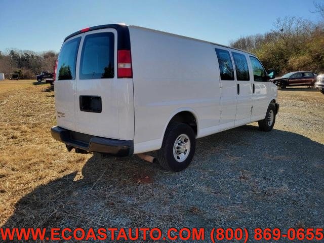 Used 2014 Chevrolet Express 2500 Extended RWD image 2