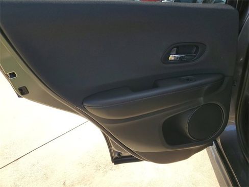 Used 2021 Honda HR-V LX image 29