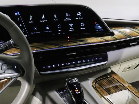 Certified 2022 Cadillac Escalade ESV Sport Platinum image 37