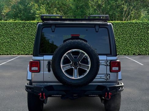 Used 2019 Jeep Wrangler Unlimited Sahara w/ Uconnect 4C Nav & Sound Group AWD/4WD image 5