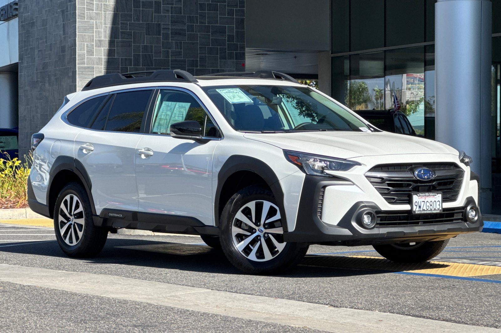 Used 2025 Subaru Outback Premium AWD/4WD image 2