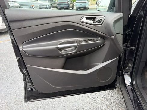 Used 2019 Ford Escape Titanium AWD/4WD image 12
