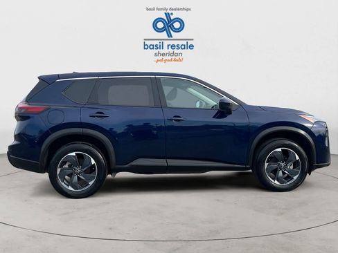 Used 2025 Nissan Rogue SV image 7