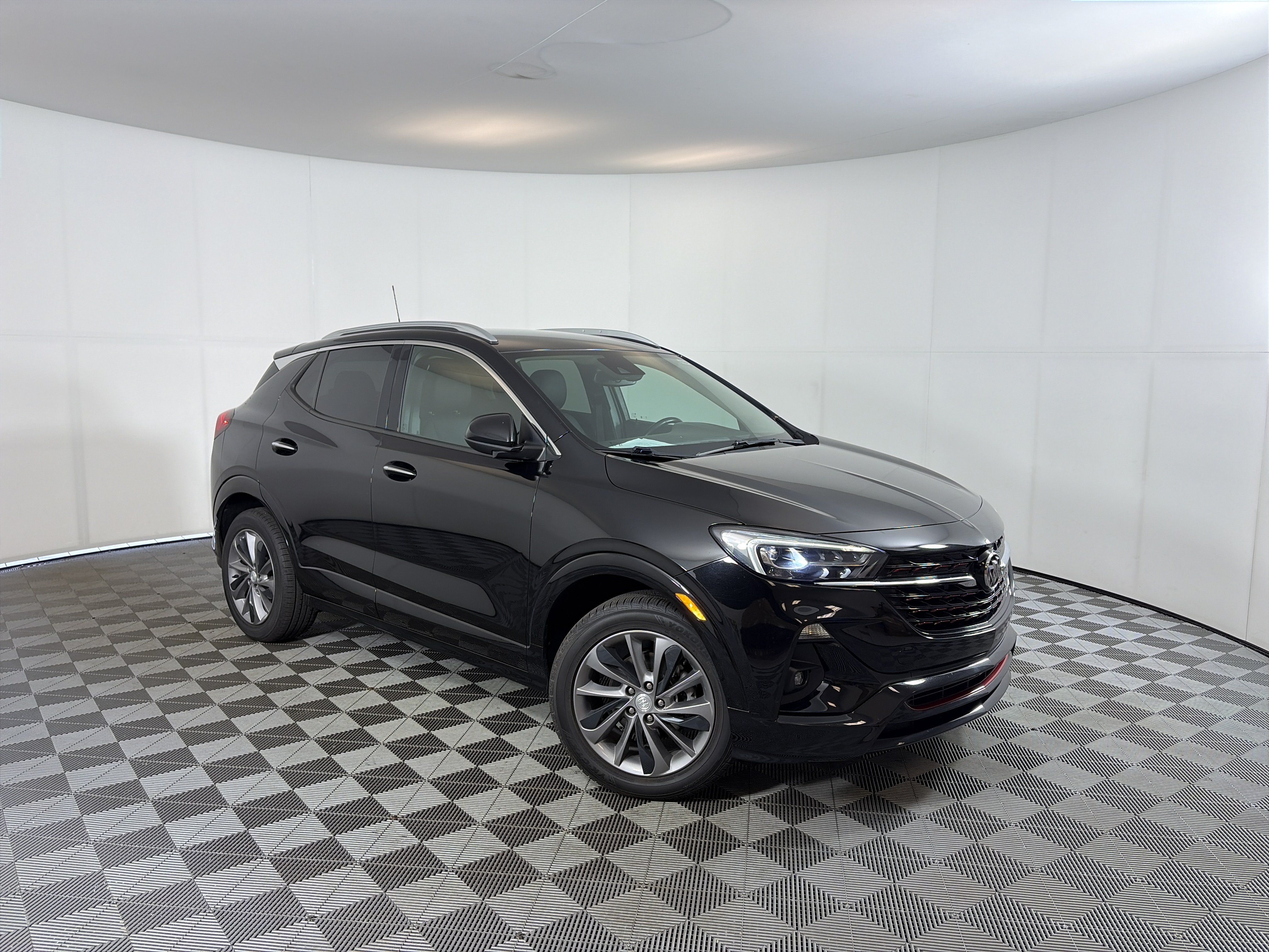 Certified 2021 Buick Encore GX Essence w/ Sport Touring Package AWD/4WD image 1