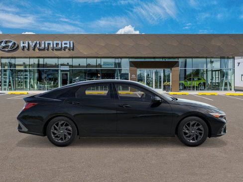 New 2026 Hyundai Elantra Hybrid FWD image 7