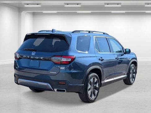 New 2026 Honda Pilot Touring image 3