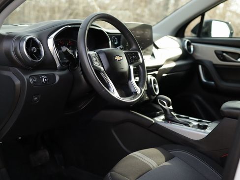 Used 2024 Chevrolet Blazer LT w/ Convenience Package image 9