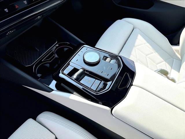 Used 2026 BMW 530i w/ M Sport Package RWD image 15