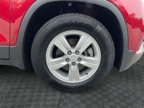 Used 2020 Chevrolet Trax LT w/ Driver Confidence Package FWD image 14