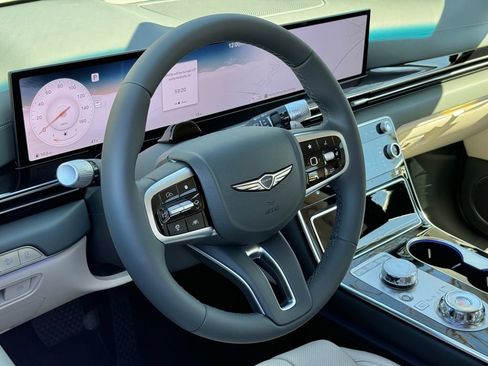 Used 2025 Genesis GV80 2.5T Standard image 17