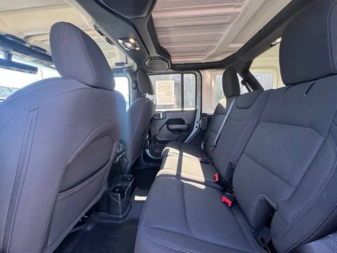 Used 2023 Jeep Wrangler Unlimited Sport AWD/4WD image 31