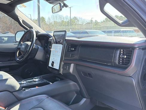 Used 2022 Ford Expedition Limited image 23