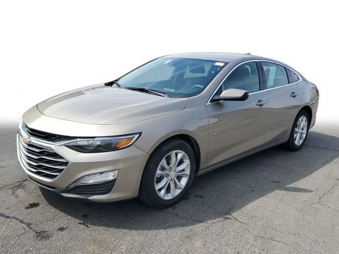 Used 2024 Chevrolet Malibu LT FWD image 2