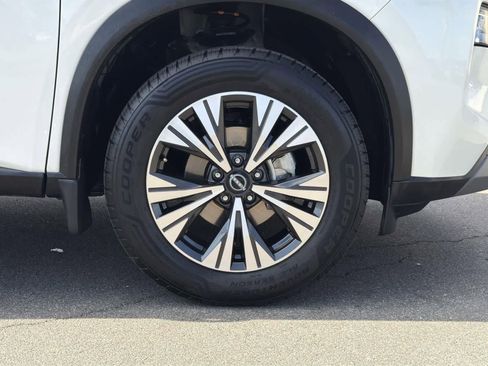 Used 2023 Nissan Rogue SV image 36