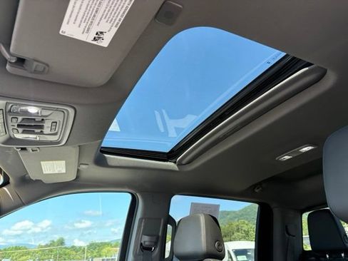 Used 2025 GMC Sierra 1500 Elevation w/ Elevation Premium Package AWD/4WD image 29