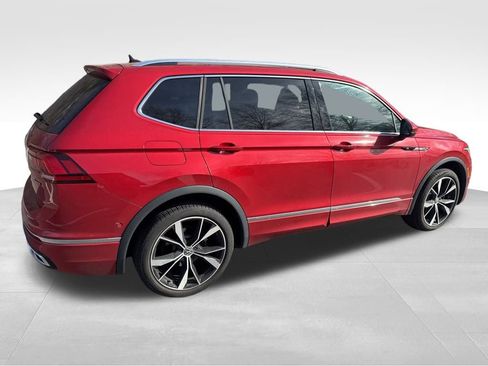 Used 2024 Volkswagen Tiguan SEL R-Line image 3