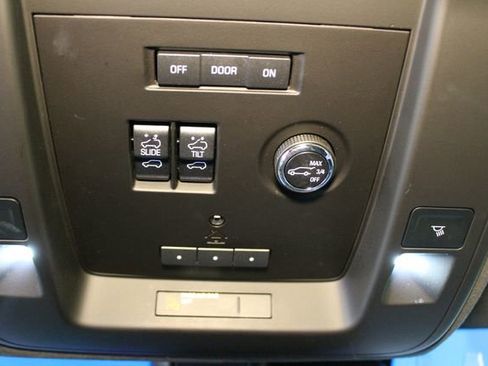 Used 2016 Cadillac Escalade Platinum AWD/4WD image 32