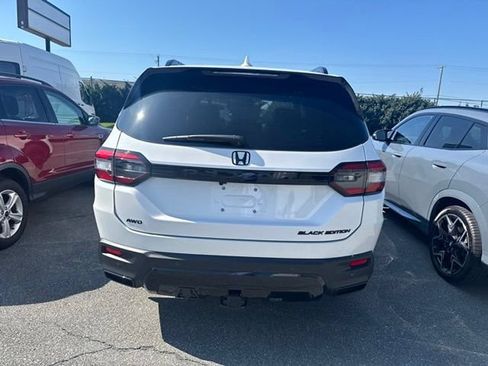 Used 2026 Honda Pilot Black Edition image 10