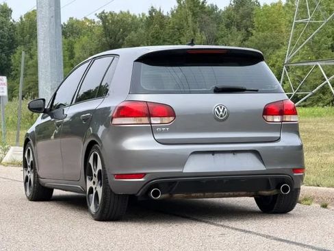 Used 2011 Volkswagen Golf 4-Door FWD image 39