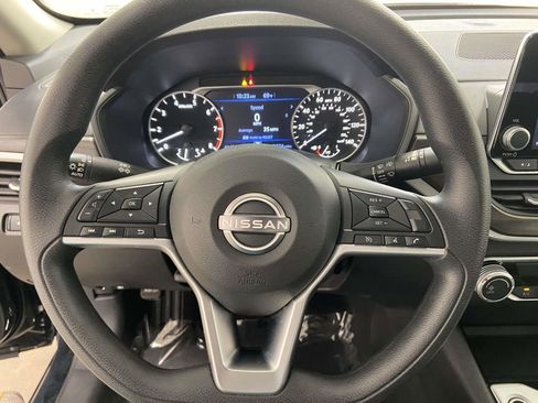 Used 2024 Nissan Altima 2.5 SV image 24