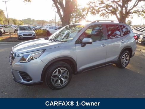 Used 2023 Subaru Forester Premium image 4