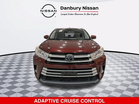 Used 2017 Toyota Highlander XLE AWD/4WD image 9