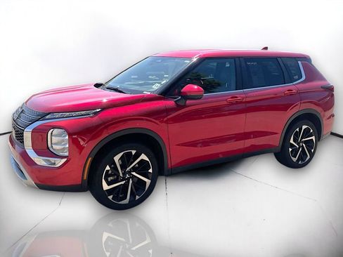 Used 2023 Mitsubishi Outlander ES AWD/4WD image 2