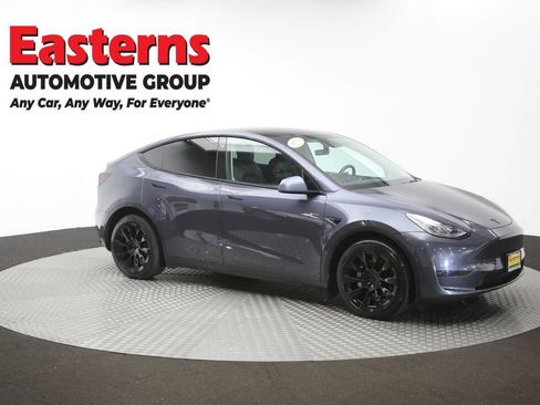 Used 2021 Tesla Model Y Long Range AWD/4WD image 43