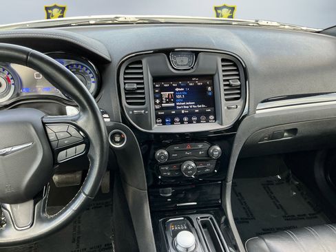 Used 2022 Chrysler 300 S RWD image 12