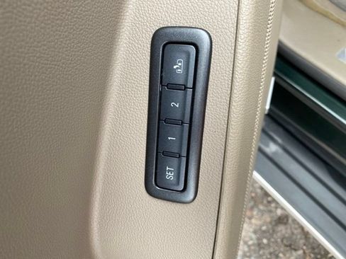 Used 2016 GMC Yukon SLT w/ Open Road Package AWD/4WD image 18